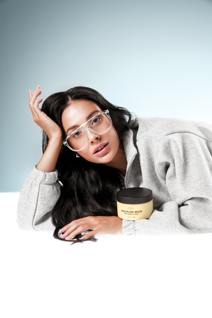 Limba Cosmetics Discipline Mask for unruly hair